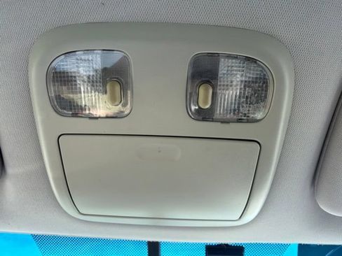 Used 2012 Lincoln MKZ FWD image 36