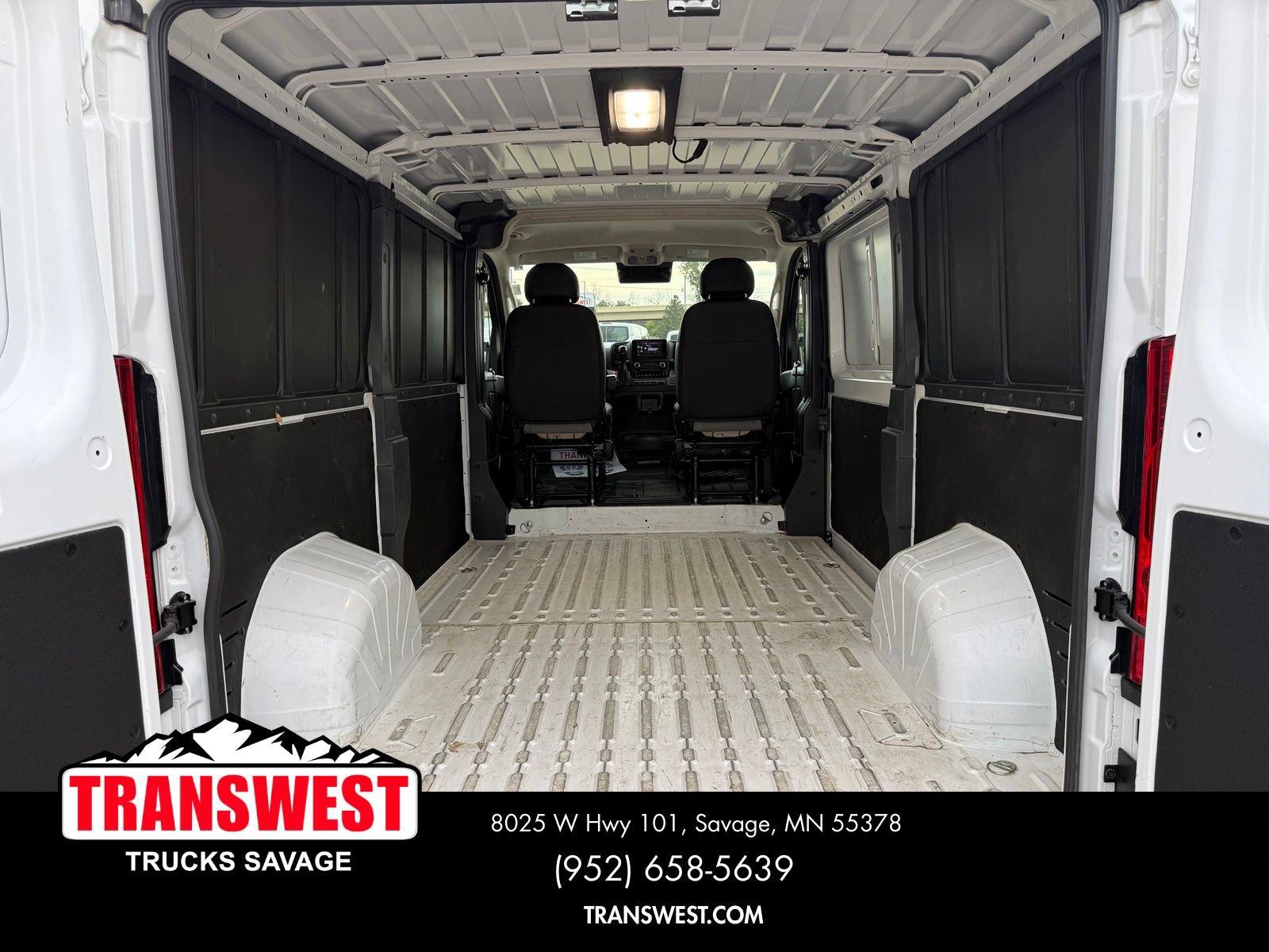Used 2025 RAM ProMaster 2500 w/ Convenience Group FWD image 13