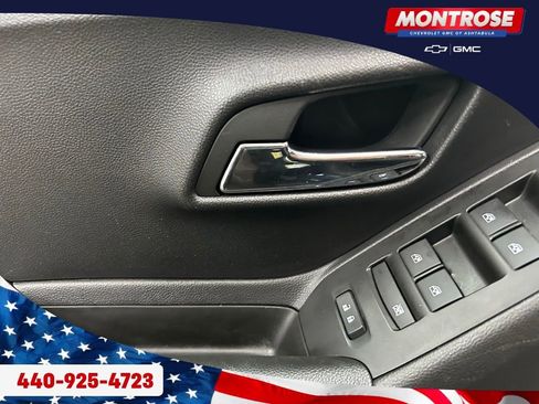 Used 2022 Chevrolet Trax LT w/ LT Convenience Package image 10