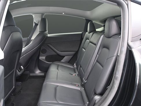 Used 2024 Tesla Model Y 2WD image 8