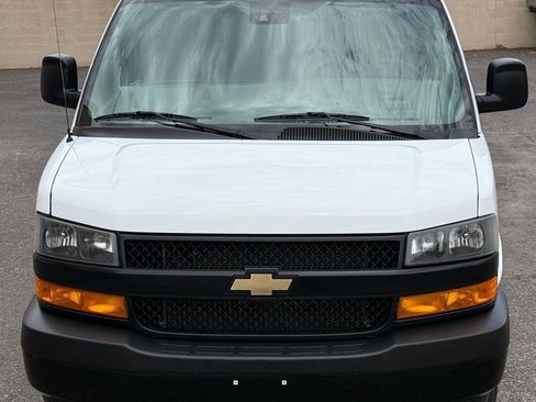 Used 2019 Chevrolet Express 2500 w/ Driver Convenience Package RWD image 4