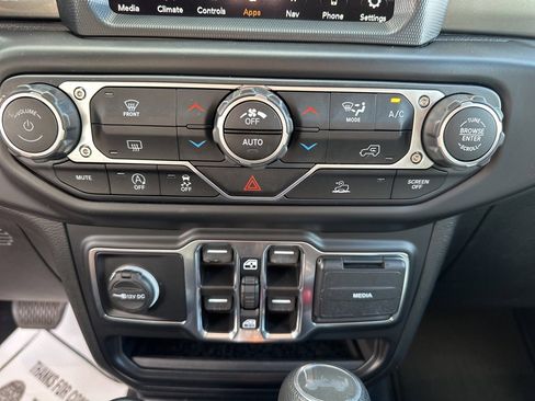 Used 2023 Jeep Wrangler Sahara image 20