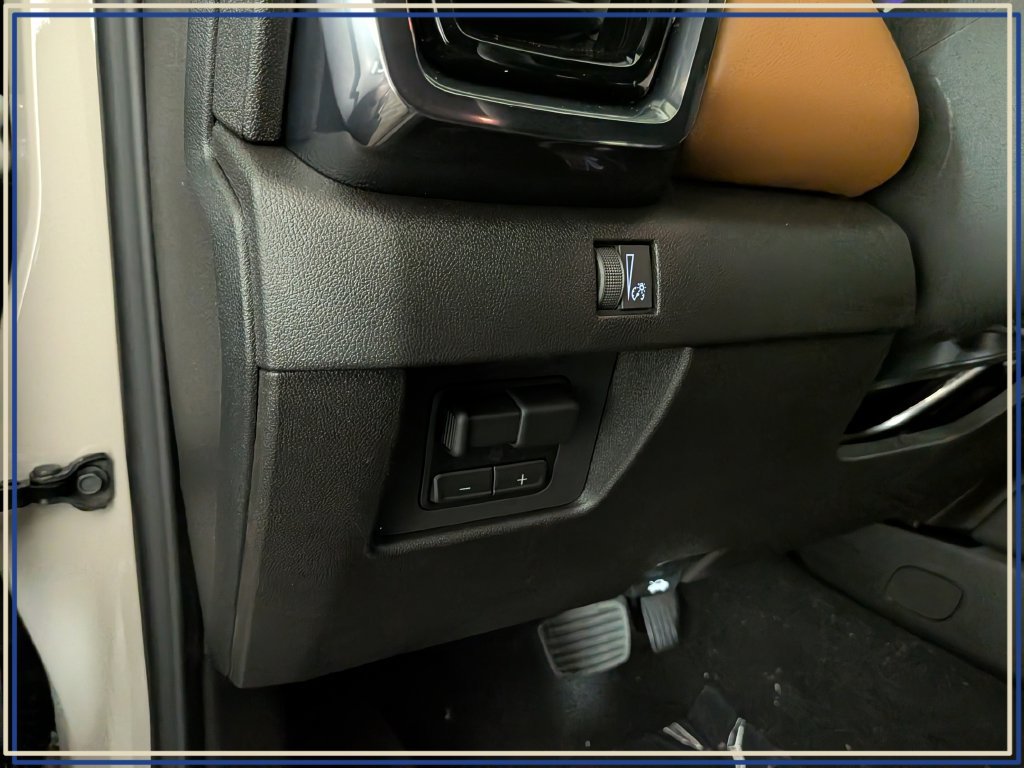 New 2026 GMC Canyon AT4 w/ Technology Plus Package AWD/4WD image 17