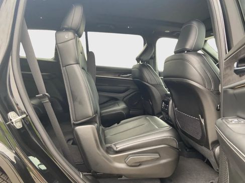 Used 2025 Jeep Grand Cherokee L Limited w/ Black Appearance Package image 18