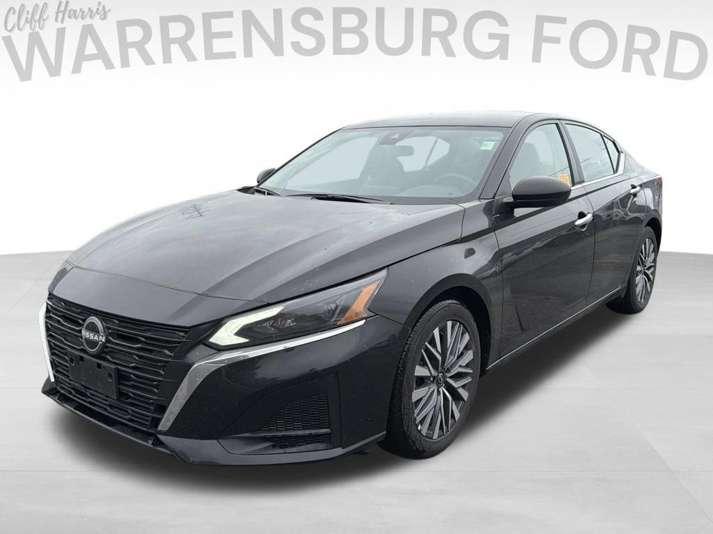 Used 2025 Nissan Altima 2.5 SV FWD image 3