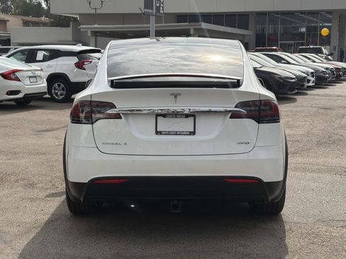 Used 2018 Tesla Model X 100D image 4
