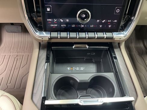 New 2026 GMC Yukon Denali w/ Denali Reserve Package AWD/4WD image 20