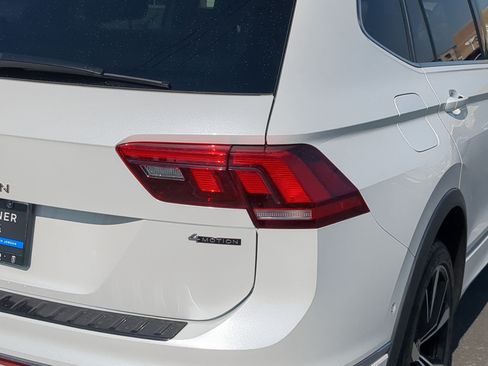 Used 2022 Volkswagen Tiguan SEL R-Line AWD/4WD image 12