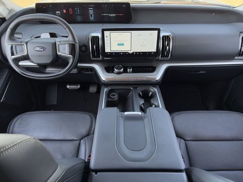 New 2025 Ford Expedition Platinum w/ Driver's Package image 41