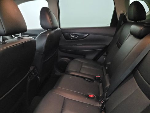 Used 2019 Nissan Rogue SL AWD/4WD image 18