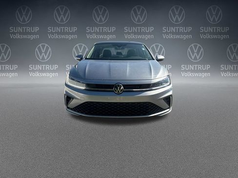 Used 2025 Volkswagen Jetta SE w/ Sunroof Package FWD image 42