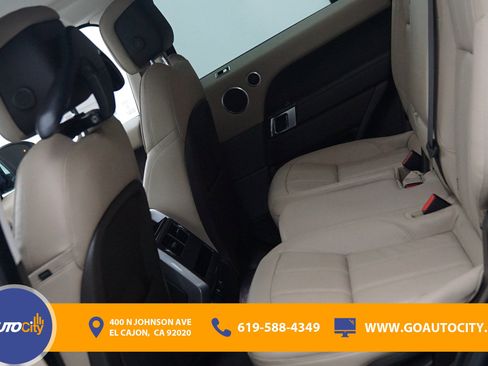 Used 2020 Land Rover Range Rover Sport SE image 14