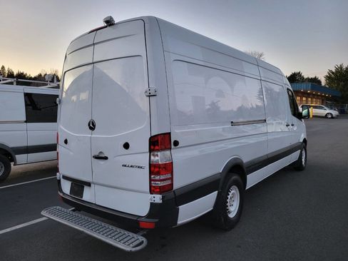 Used 2016 Mercedes-Benz Sprinter 2500 image 6