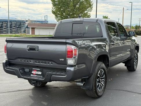 Used 2020 Toyota Tacoma TRD Sport w/ Technology Package AWD/4WD image 7