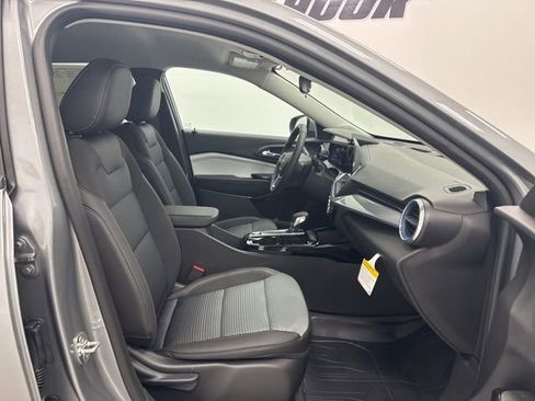 New 2026 Chevrolet Trax LT w/ Driver Confidence Package FWD image 29