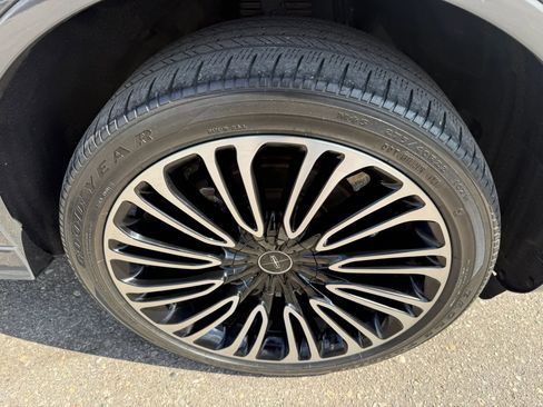 Used 2022 Lincoln Aviator Black Label w/ Dynamic Handling Package image 12