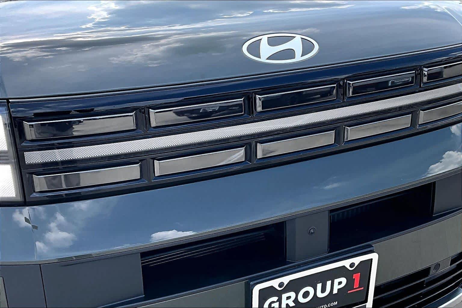Used 2025 Hyundai Santa Fe Limited FWD image 30