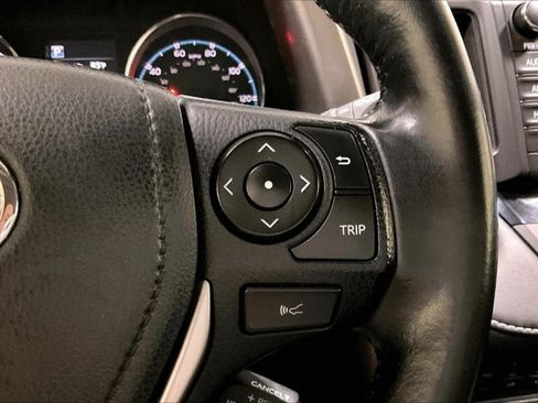 Used 2018 Toyota RAV4 Limited AWD/4WD image 19