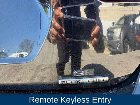 Used 2016 Ford Focus SE w/ SE Cold Weather Package image 8