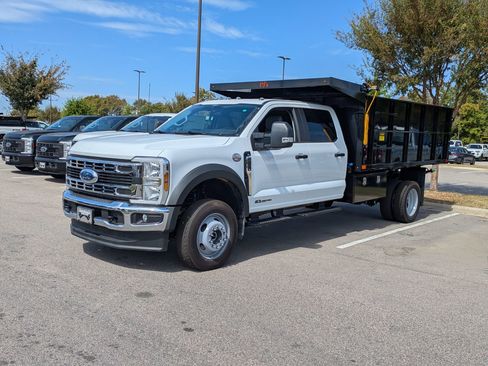 New 2025 Ford F550 4x4 Crew Cab image 7