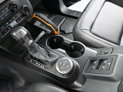 Used 2023 Ford Bronco Badlands image 25
