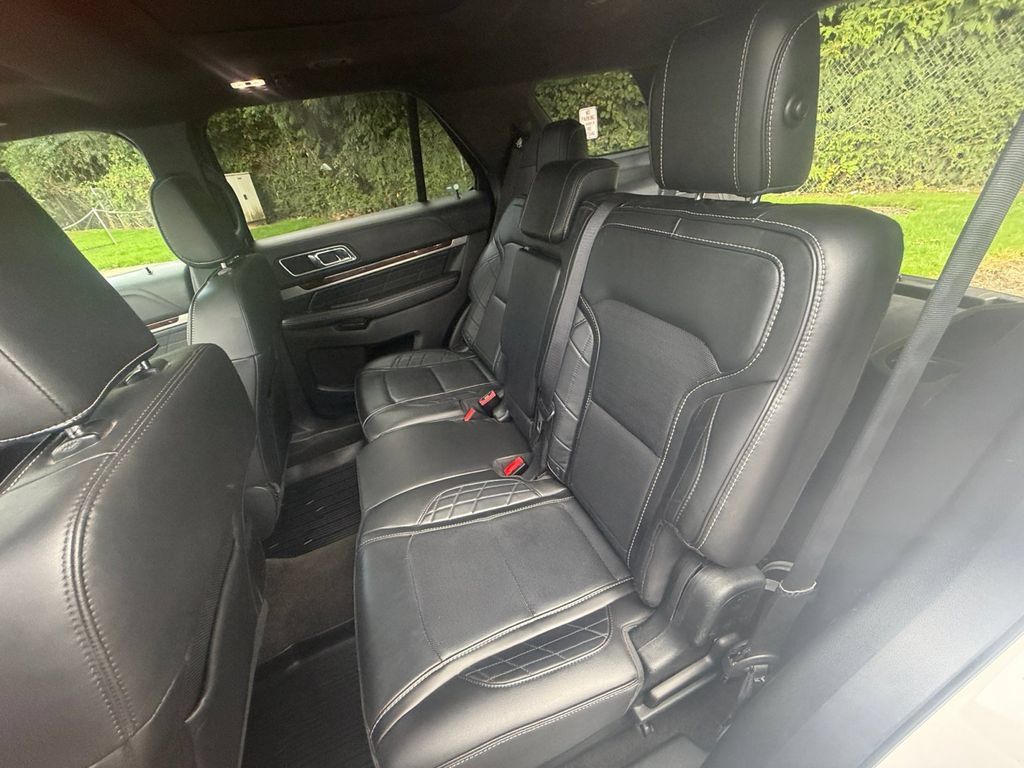 Used 2018 Ford Explorer Platinum AWD/4WD image 22