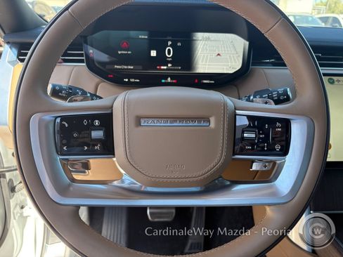 Used 2025 Land Rover Range Rover SE AWD/4WD image 19