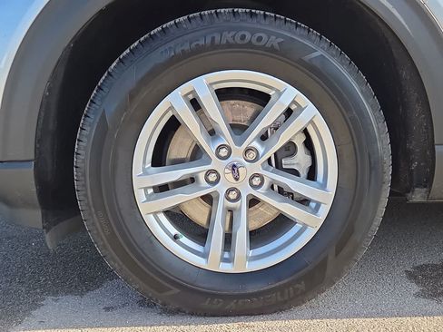 Used 2023 Ford Explorer XLT RWD image 12