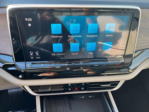 New 2026 Volkswagen Atlas SE image 17