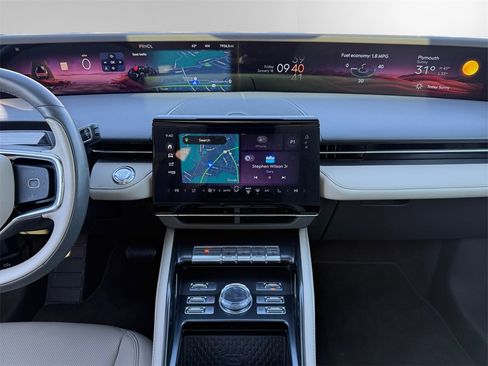 Used 2025 Lincoln Nautilus Premier w/ Equipment Group 102A image 11