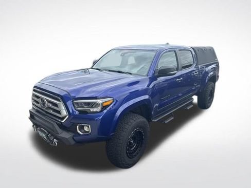 Used 2023 Toyota Tacoma Limited w/ Black Out Package (TMS) AWD/4WD image 5