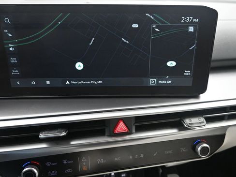 New 2025 Kia Sorento S w/ Panoramic Sunroof Package FWD image 9