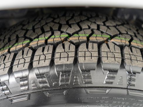 Used 2017 RAM 1500 Laramie w/ Convenience Group image 35