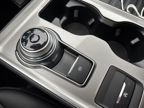 Used 2024 Ford Edge SEL w/ Convenience Package image 20