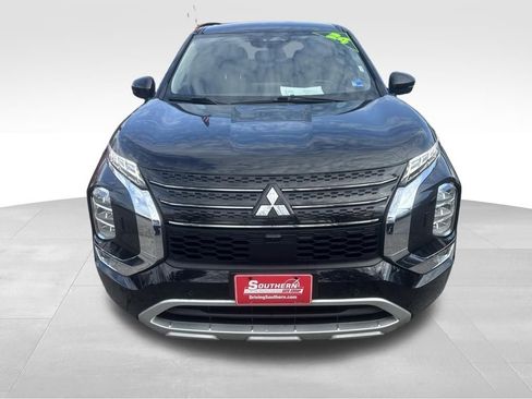 Used 2024 Mitsubishi Outlander SE image 5