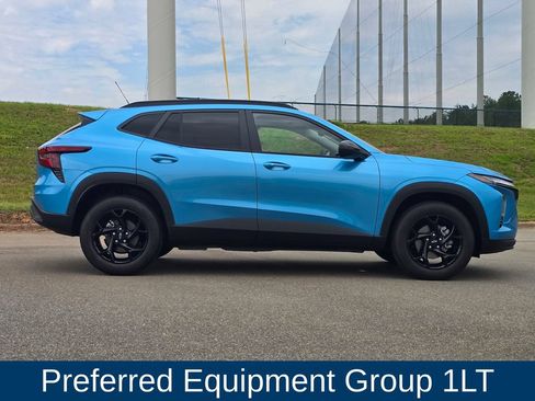 Certified 2026 Chevrolet Trax LT w/ Driver Confidence Package FWD image 2