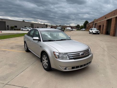 Used 2008 Ford Taurus SEL FWD image 6