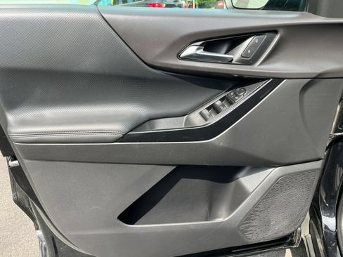 Used 2025 Chevrolet Equinox LT FWD image 15