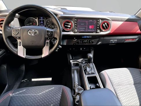 Used 2022 Toyota Tacoma SR5 w/ Technology Package RWD image 16