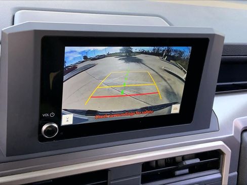 Used 2024 Toyota Tacoma TRD Off-Road image 28