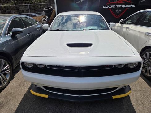Used 2023 Dodge Challenger R/T image 2