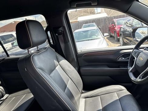 Used 2023 Chevrolet Suburban Premier RWD image 13