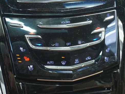 Used 2017 Cadillac Escalade ESV Platinum image 29