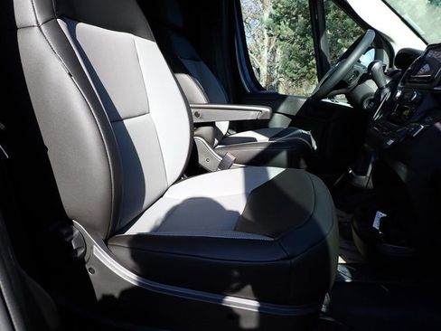 New 2026 RAM ProMaster 2500 w/ Quick Order Package 22G SLT image 11