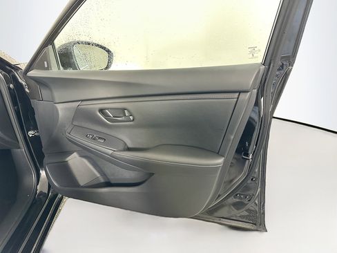 Used 2025 Nissan Sentra S image 30