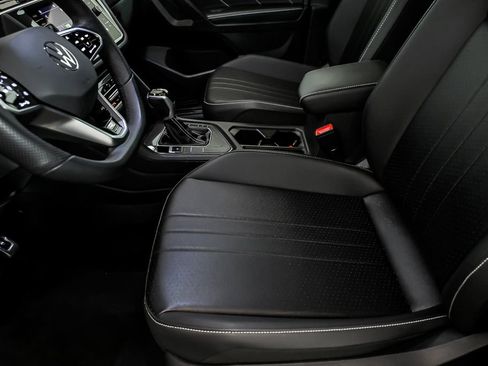 Certified 2024 Volkswagen Tiguan SE R-Line image 11