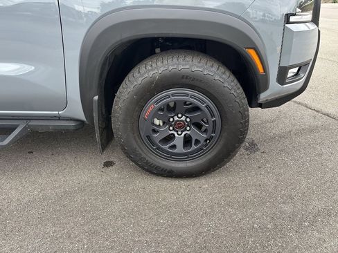 Certified 2025 Nissan Frontier PRO-4X w/ Pro Premium Package AWD/4WD image 14