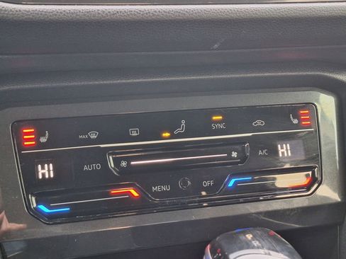 Used 2022 Volkswagen Tiguan SEL R-Line image 22