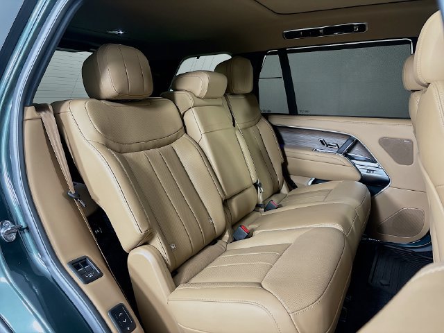 New 2026 Land Rover Range Rover Long Wheelbase SE AWD/4WD image 25