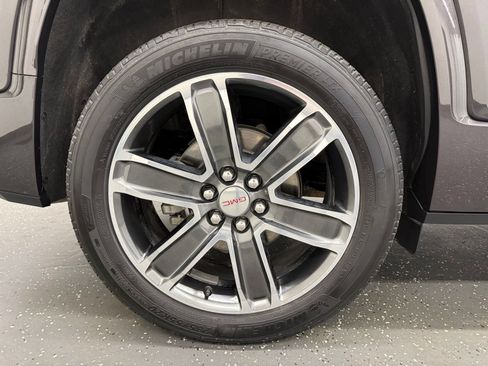 Used 2018 GMC Acadia Denali w/ Technology Package FWD image 20